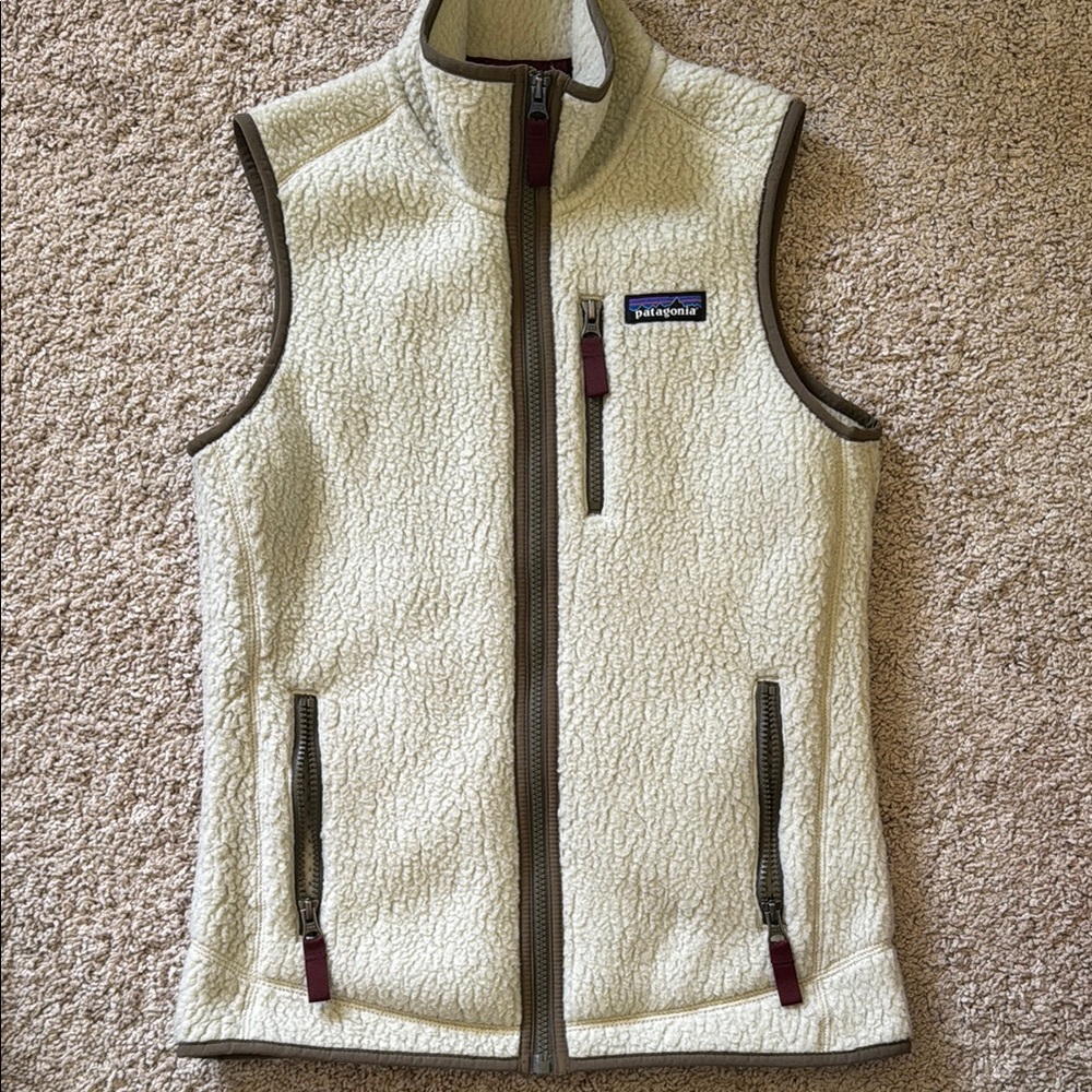 Patagonia Off-White Fleece Vest